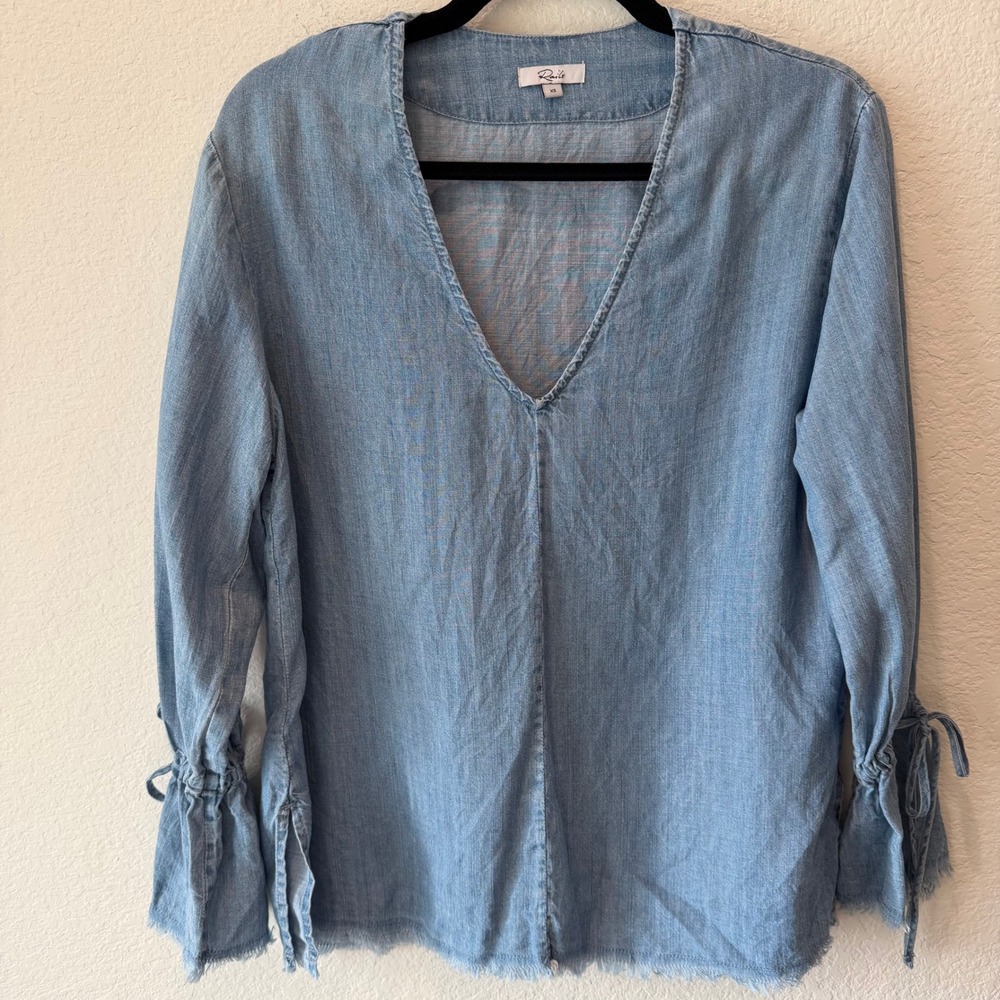 Rails Blue Chambray V-Neck Tie Cuff Frayed Hem Blouse XS